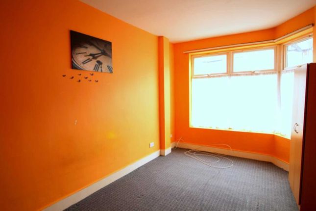 289, Dersingham Avenue, London photo 5