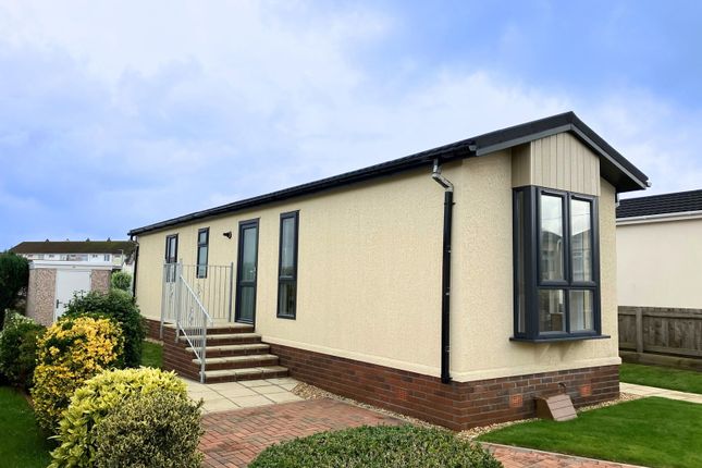 2-bed caravan on King George Residenital Park,Plot 16, Christchurch Road, New Milton, £175,000