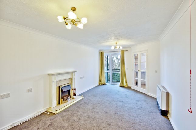 Flat for sale in Hamlet Court Road, Westcliff-On-Sea