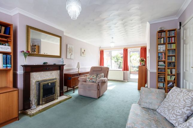 17, Frobisher Way, Gravesend photo 4