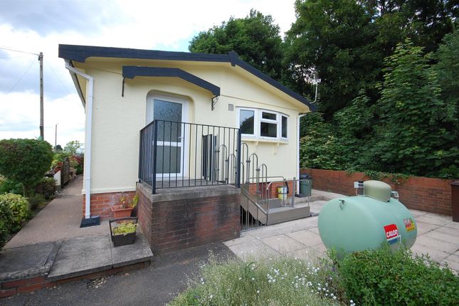 Mobile/park home for sale in Newfield Crescent, Garforth, Leeds