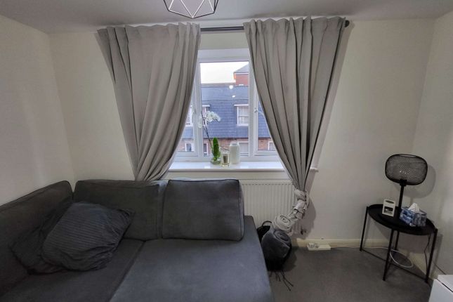 Flat 38, The Elms, Luton photo 4