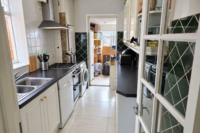 201, Bilton Road, Greenford photo 2