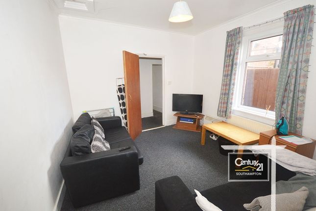 Lodge Road, SOUTHAMPTON photo 3