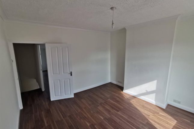 Terraced house to rent in Pinner Road, Watford, Hertfordshire