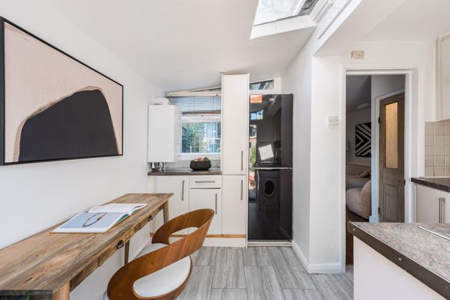 36, Wingford Road, London photo 4