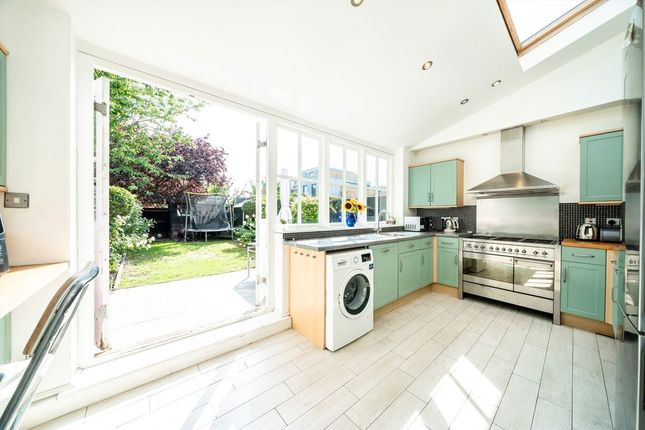 10, Copthall Gardens, Twickenham photo 3
