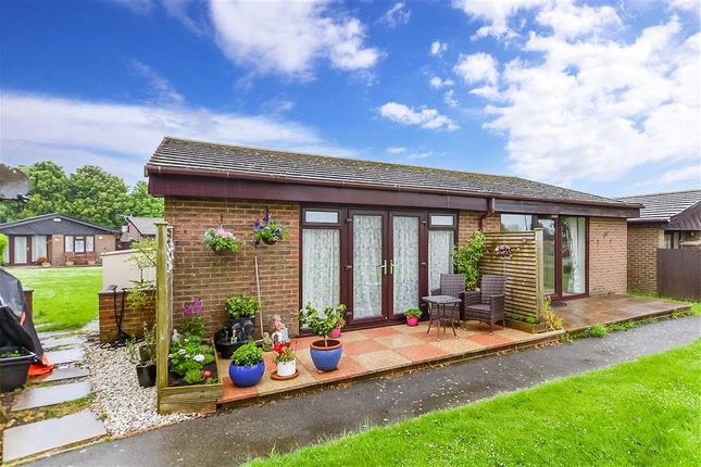Thumbnail Mobile/park home for sale in Reach Road, St. Margarets-At-Cliffe, Dover, Kent