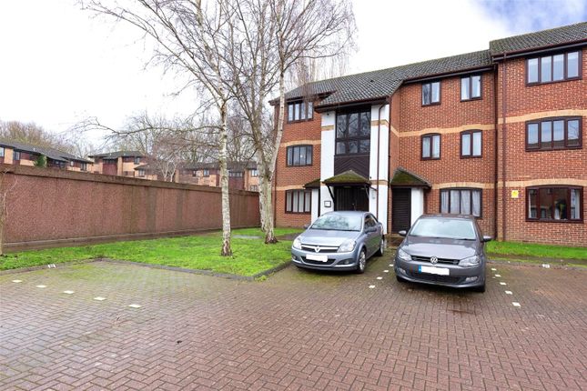 Thumbnail Flat for sale in Pennyroyal Court, Reading, Berkshire