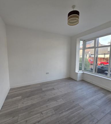 72, Flora Road, Birmingham photo 4