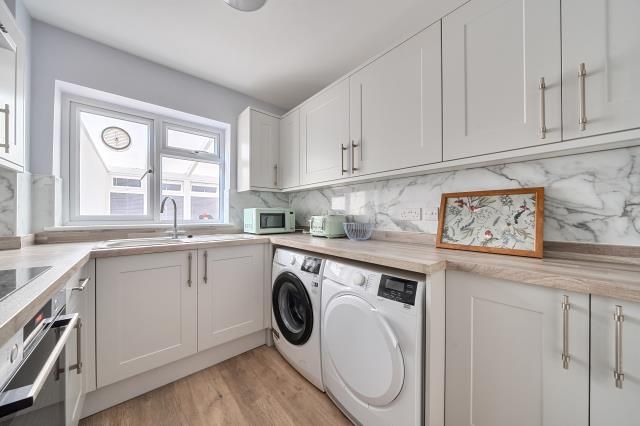 10, Goodwin Walk, Newbury photo 4