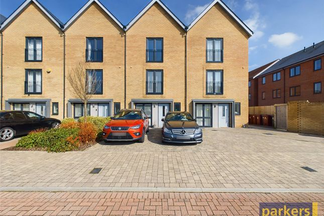 Town house for sale in Ruston Close, Reading, Berkshire