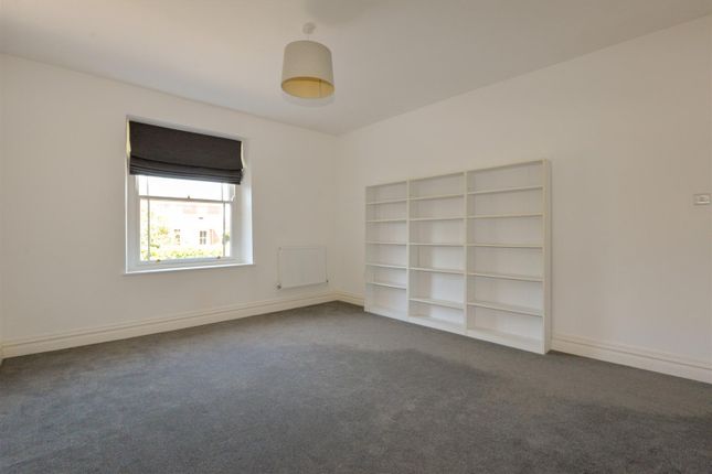 Bedroom3 2.Jpg