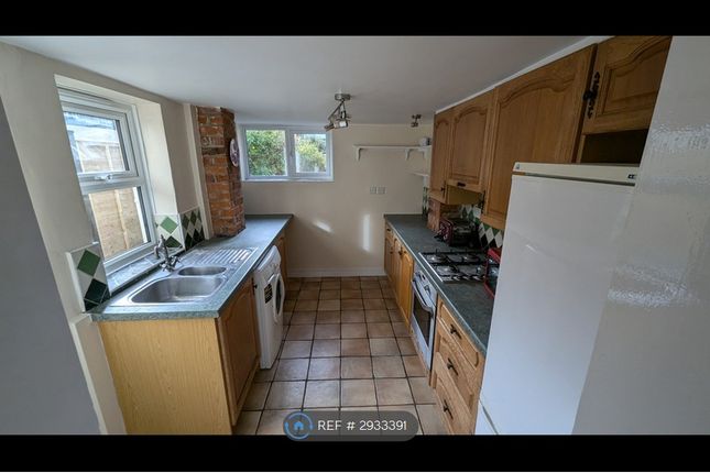 Wykeham Road, Farnham photo 5