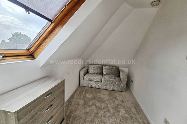 Flat 3, Westborough Road, Westcliff On Sea photo 2