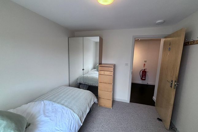 Room 5, 2, Cardinal House, Yeovil photo 3