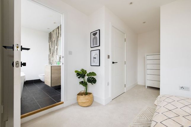 Flat to rent in Russell Mews, Brighton