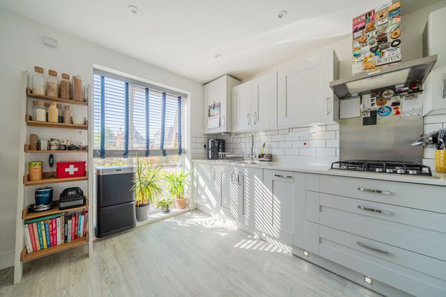 7 Thorpe Close, Bordon photo 4