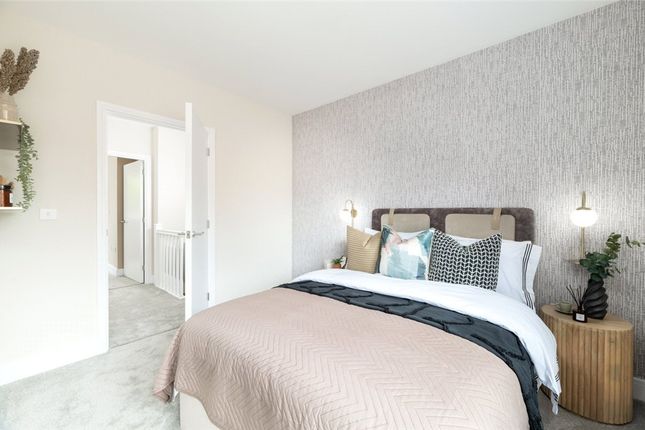 Flat for sale in Coopers Hill, Bracknell, Berkshire