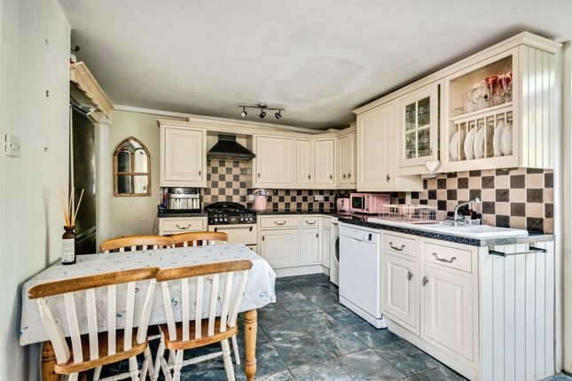2, Church Lane, Witney photo 4
