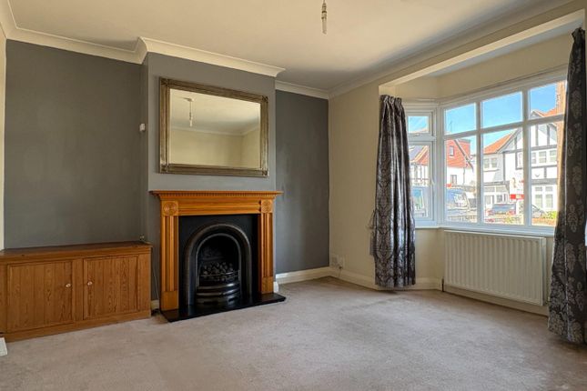 6, Dennis Road, Gravesend photo 2