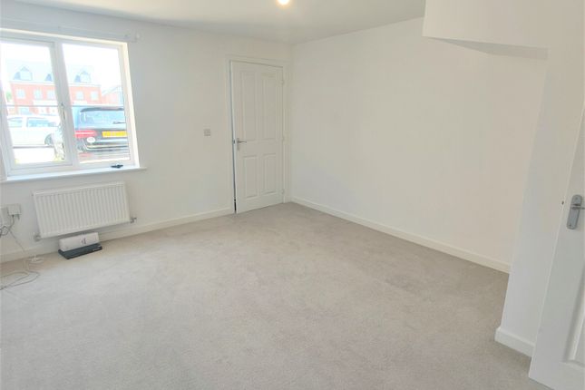 67, Ghent Field Circle, BURY ST. EDMUNDS photo 2