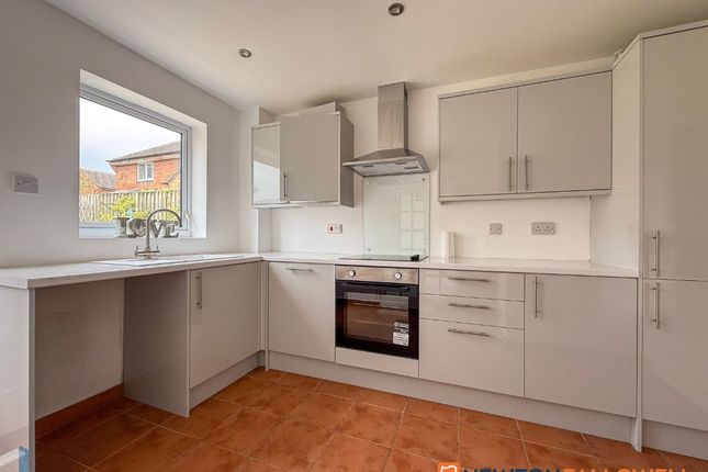 31 Ringrose Close, Newark photo 4