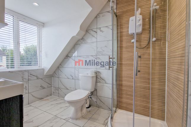 127, Cumberland Avenue, Southend-On-Sea photo 3