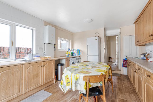 4, Stirling Road, Harrow photo 2