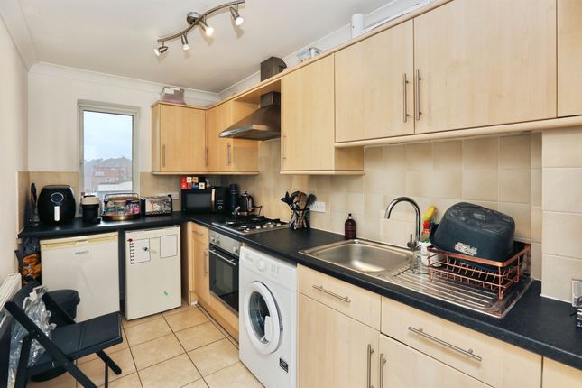 Flat 3, 176, Bitterne Road West, Southampton photo 4