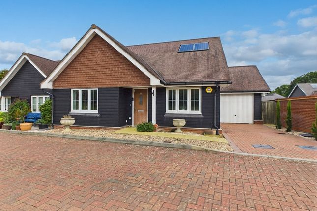2-bed house on 20 Owl Close, Billingshurst, £530,000