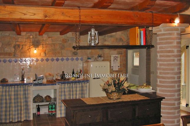 Farmhouse for sale in Mulazzo, Tuscany, Italy