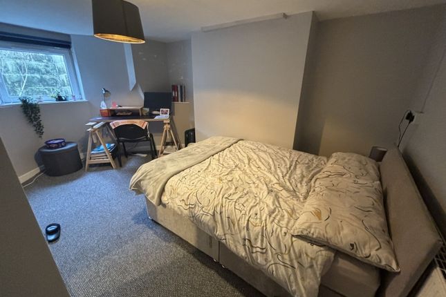 6-bed house on Cliff Mount Woodhouse, Leeds, £463/mo