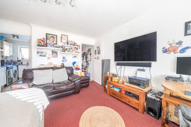 9 Regal Court,, Kings Road, Guildford photo 2