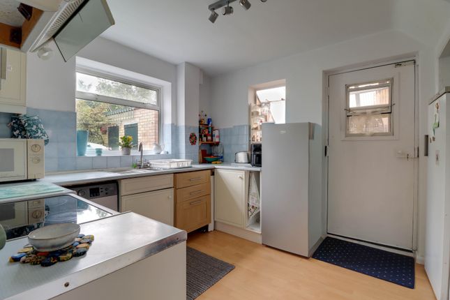 5, Hambro Close, Hyde photo 4
