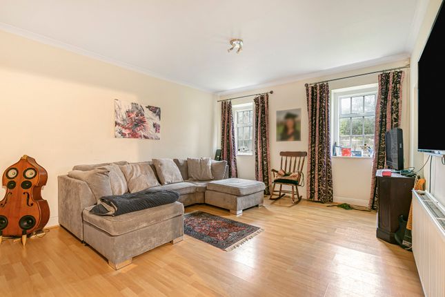 1 Forest Court,, Roberts Way, Egham photo 3