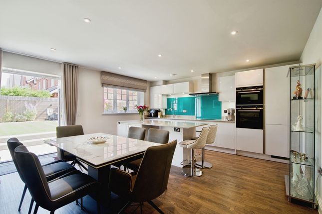 8, Anderson Close, Broxbourne photo 4