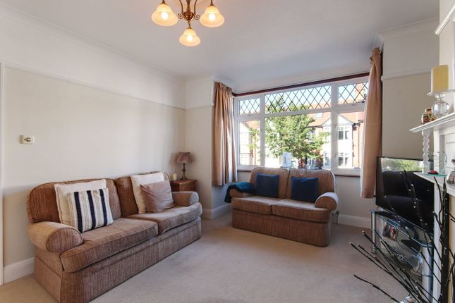 33, Hillingdon Road, Gravesend photo 3
