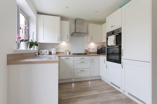 13, Tyrell Way, Surrey photo 4