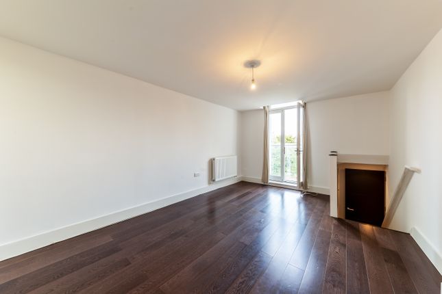 Flat to rent in Northwold Road, London