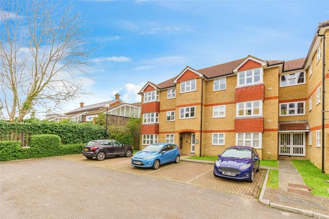 Thumbnail Flat for sale in Staffords Place, Horley, Surrey