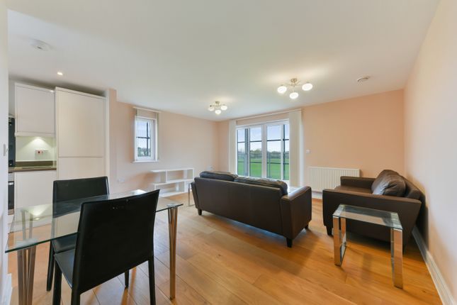 Thumbnail Flat to rent in Greenview Drive, London