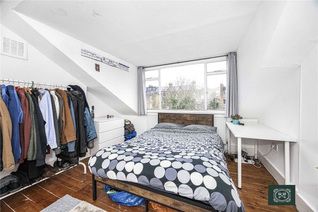 33 B, Fairbridge Road, London photo 4