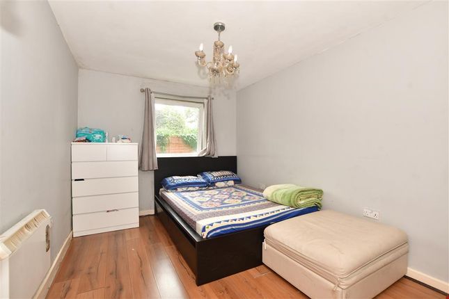 Thumbnail Flat for sale in Chamberlain Close, Ilford, Essex