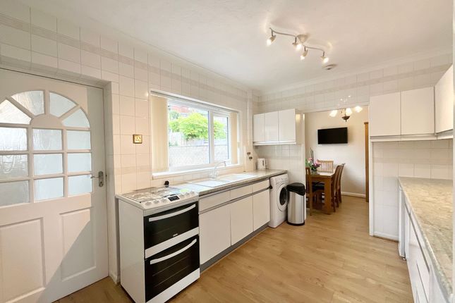 539 Lightwood Road, Stoke-On-Trent photo 3