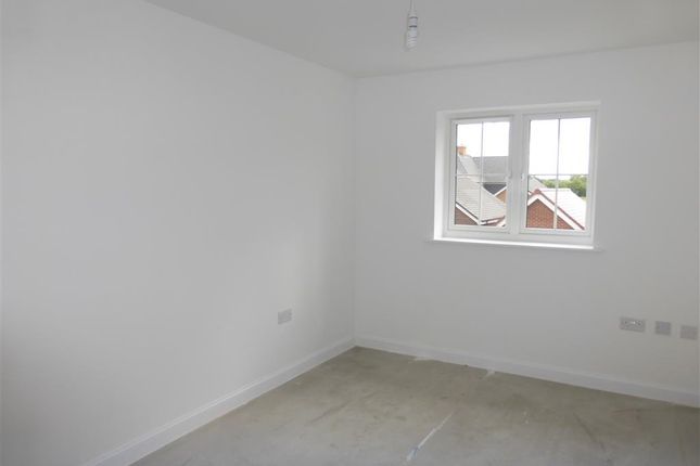 17, Carriage Road, Aylesbury photo 5