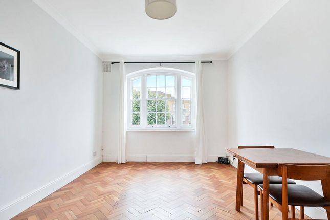 Flat H, St Clement's Church Hall, Davey Close, Barnsbury photo 2