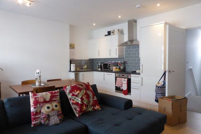 Flat to rent in Western Road, Hove