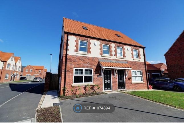 Thumbnail Semi-detached house to rent in Camrose Court, Scunthorpe