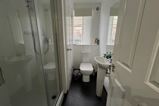 Room 1, St Malo, St Luke road, Torquay photo 5